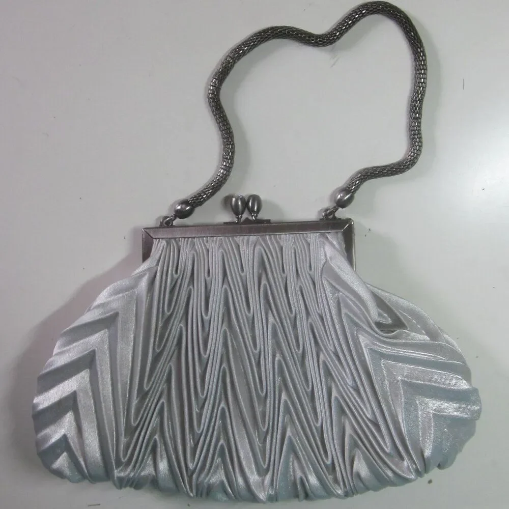 Nicole Lee Collection Silver Cloth Purse Silver Metal Chain Kisslock Clasp Top